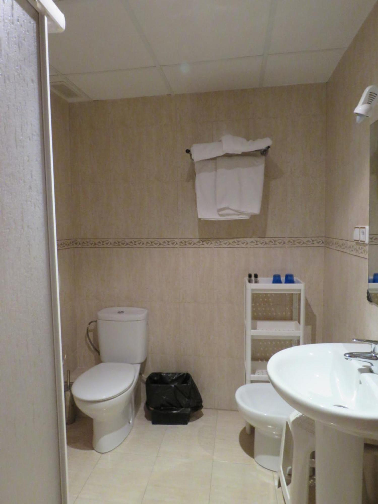Hotel Alain Silla Bagian luar foto